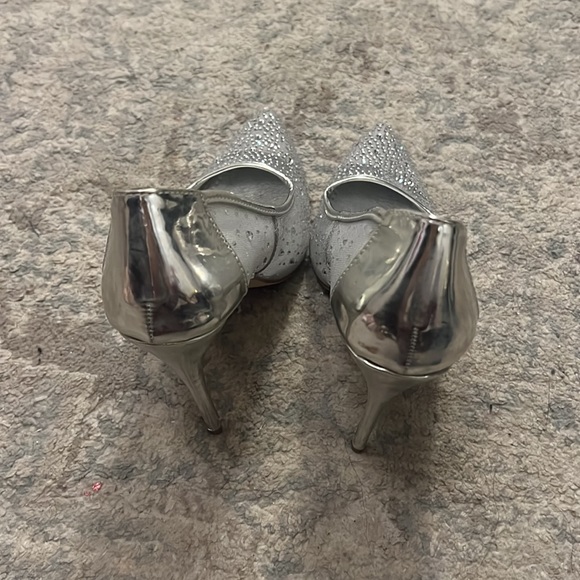 Silver Stone Heels - Picture 3 of 3
